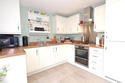 3 bedroom end of terrace house to rent, Stone ST15