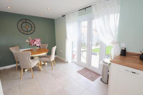 3 bedroom end of terrace house to rent, Stone ST15