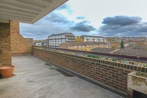 1 bedroom flat for sale, Nightingale Place, London SE18