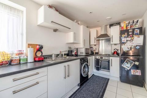 2 bedroom flat for sale, Chadwick Road, Langley, SL3 7FU