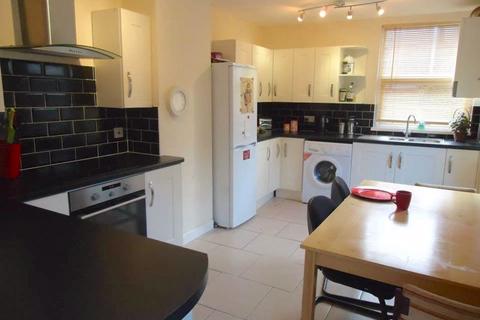 4 bedroom terraced house to rent, Wellfield Place, Cardiff CF24