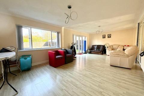 7 bedroom detached house for sale, Bowling Green Lane, Old Bedford Road Area, Luton, Bedfordshire, LU2 7HR