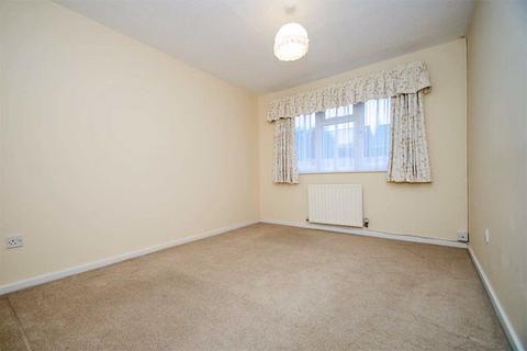 34 Yew Tree Avenue, Lichfield, WS14 9UA