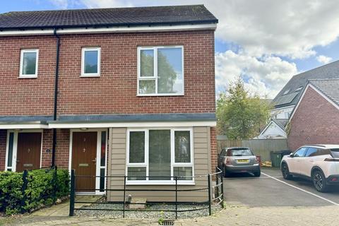 3 bedroom semi-detached house to rent, Buckthorn Road, Coalville LE67