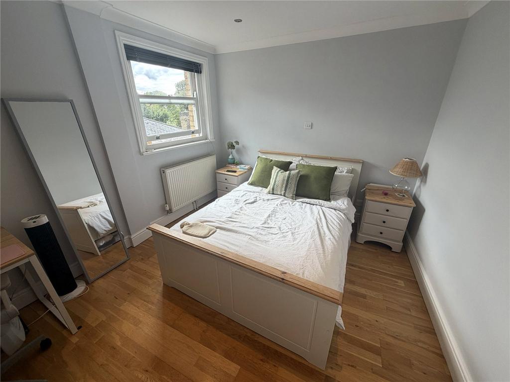 Apartment in London - View 5