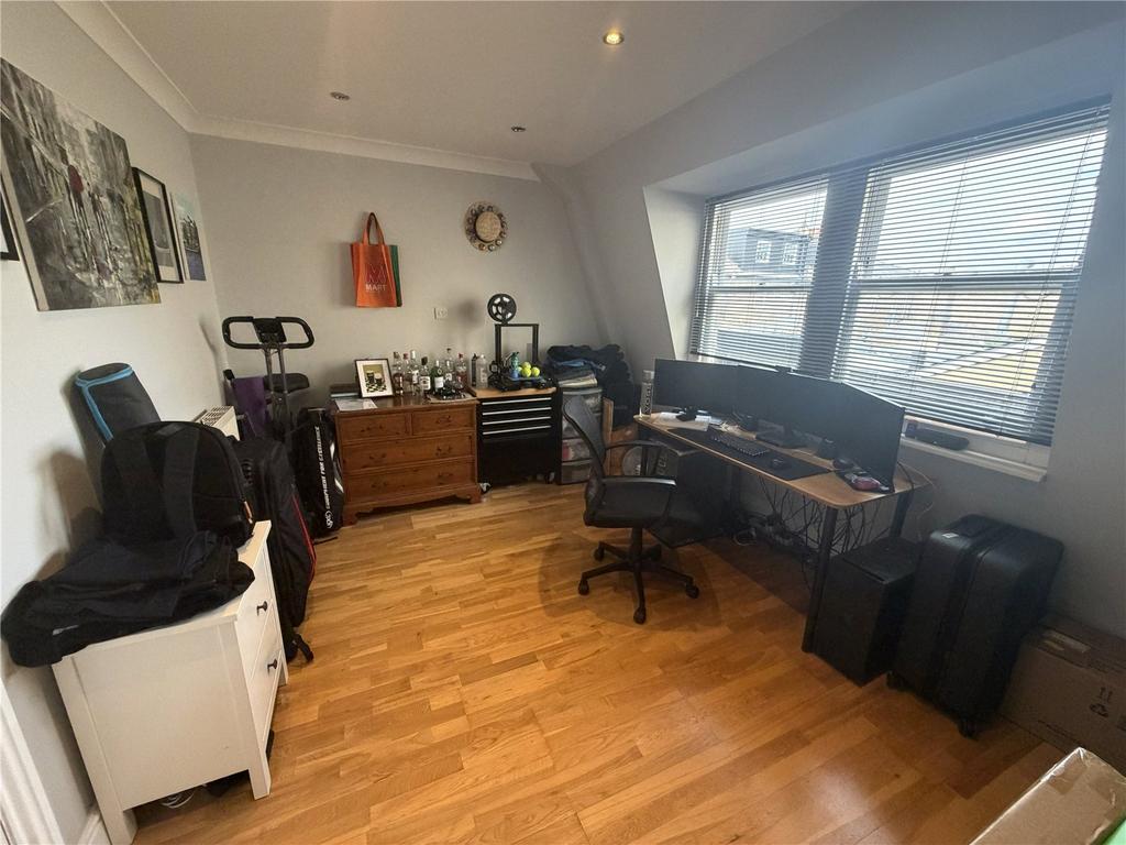 Apartment in London - More