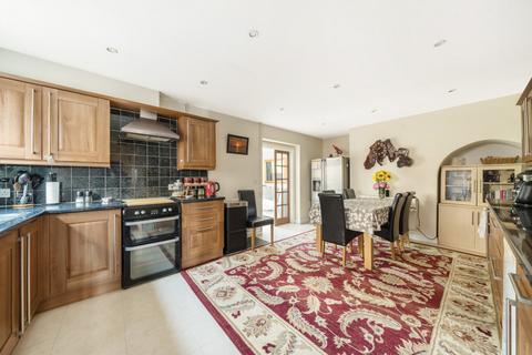 3 bedroom semi-detached house for sale, Western Avenue, Buckinghamshire MK18