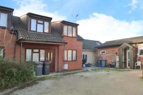 2 bedroom detached house to rent, Bradford Road, Trowbridge
