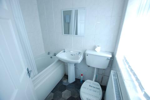 2 bedroom terraced house to rent, Whiteacre Road, Greater Manchester OL6