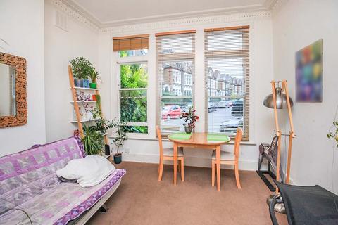 1 bedroom apartment to rent, Halesworth Road, London SE13