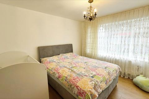 2 bedroom flat to rent, Crook Log, Bexleyheath DA6