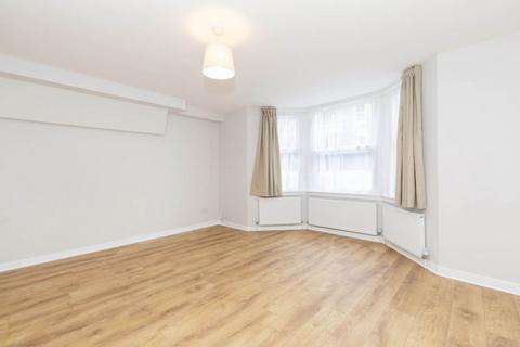 2 bedroom flat to rent, NW6