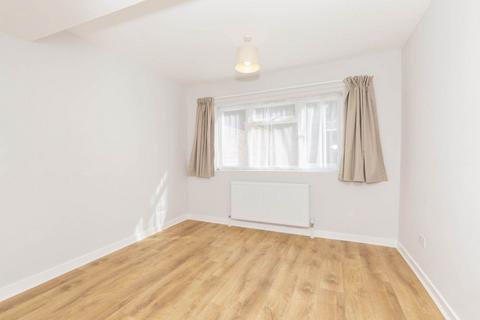 2 bedroom flat to rent, NW6