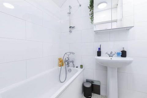 2 bedroom flat to rent, NW6