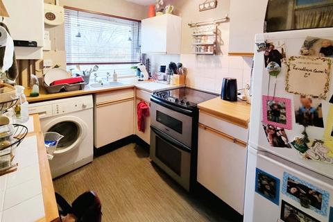 1 bedroom flat to rent, Provence Close, Wolverhampton WV10