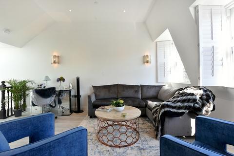 3 bedroom flat to rent, Shorrolds Road, Fulham, SW6