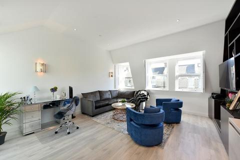 3 bedroom flat to rent, Shorrolds Road, Fulham, SW6