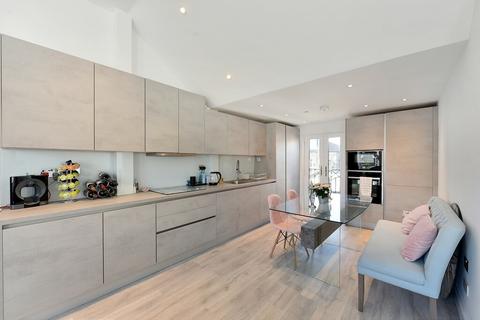 3 bedroom flat to rent, Shorrolds Road, Fulham, SW6