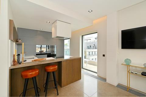 2 bedroom flat to rent, Babmaes Street, St James, SW1Y