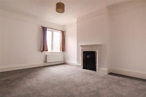 2 bedroom flat to rent, Harpenden AL5