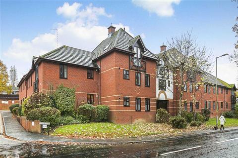 2 bedroom flat to rent, Harpenden AL5