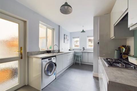 21 Highworth Road, Gloucester, GL1 4RW