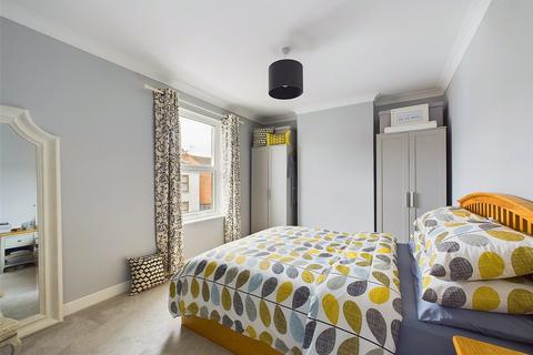 21 Highworth Road, Gloucester, GL1 4RW