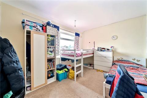 32 Steyning Grove, London, SE9 4NQ