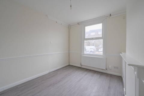 4 bedroom terraced house to rent, Exning Road, Canning Town, London, E16