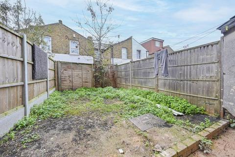 4 bedroom terraced house to rent, Exning Road, Canning Town, London, E16