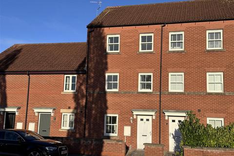 4 bedroom terraced house for sale, Beckside, Norton YO17