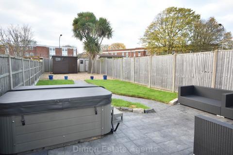 2 bedroom semi-detached bungalow for sale, Westcroft Road, Gosport