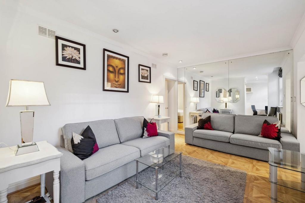 Apartment in London, Knightsbridge - View 2