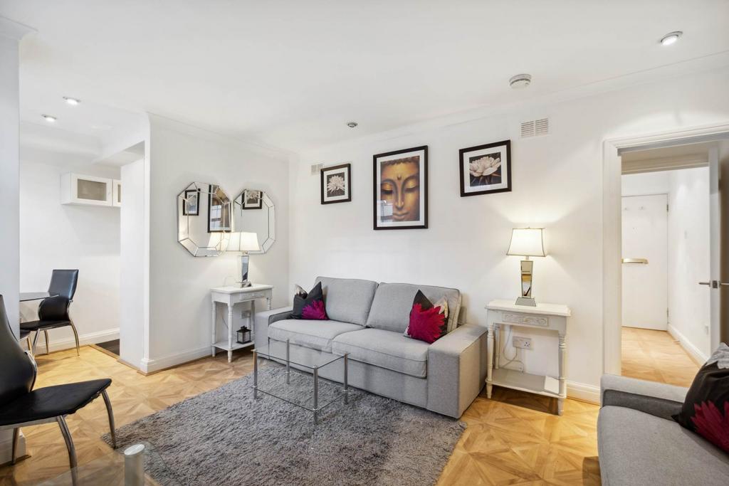 Apartment in London, Knightsbridge - View 3