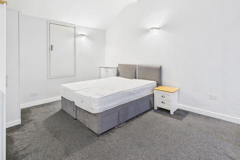 2 bedroom flat to rent, Henry Street, Liverpool L1