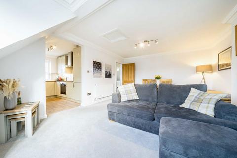 2 bedroom flat for sale, Thirlmere Road, London SW16