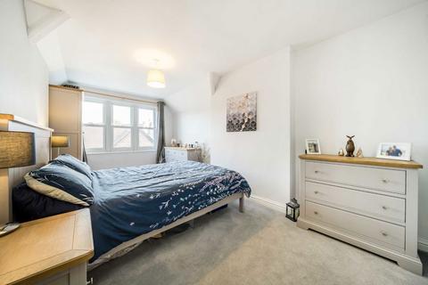 2 bedroom flat for sale, Thirlmere Road, London SW16