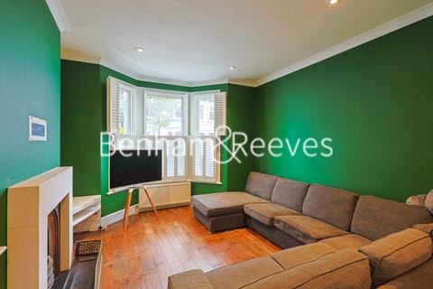 4 bedroom apartment to rent, Rylston Road, Fulham SW6