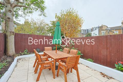 4 bedroom apartment to rent, Rylston Road, Fulham SW6