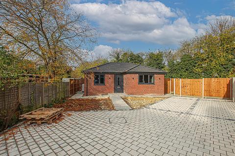 2 bedroom detached bungalow for sale, The Avenue, Cambridge CB25