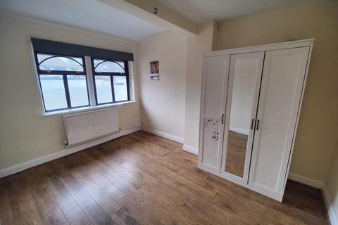 2 bedroom apartment for sale, Kenton Road, Harrow, HA3