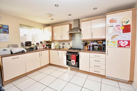 4 bedroom townhouse for sale, Heron Road, Leighton Buzzard