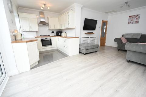 2 bedroom bungalow for sale, Canvey Island SS8