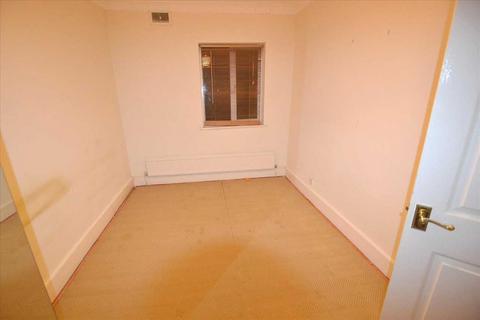 3 bedroom maisonette for sale, High Street, Barkingside, Ilford