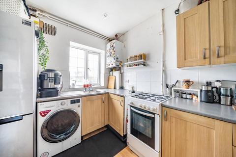 2 bedroom flat for sale, Culmington Road, West Ealing