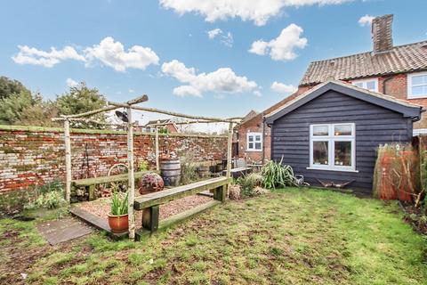 2 bedroom cottage to rent, Massingham Road, Weasenham