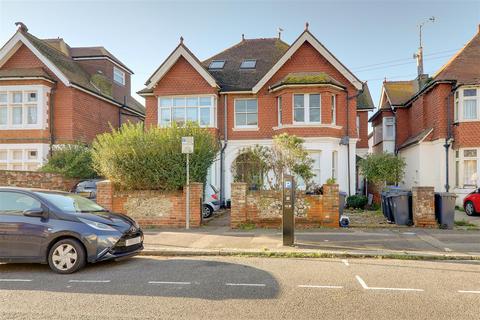 2 bedroom flat for sale, Queens Road, Worthing BN11