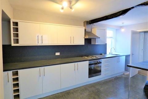 3 bedroom apartment to rent, The Ginnel, New Market Street, Skipton, BD23 2JB