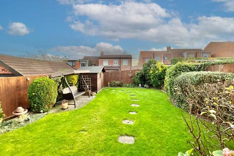 4 bedroom semi-detached house for sale, Thornwood Gardens, Lobley Hill, NE11