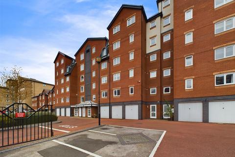 3 bedroom apartment for sale, Dolphin Quay, North Shields